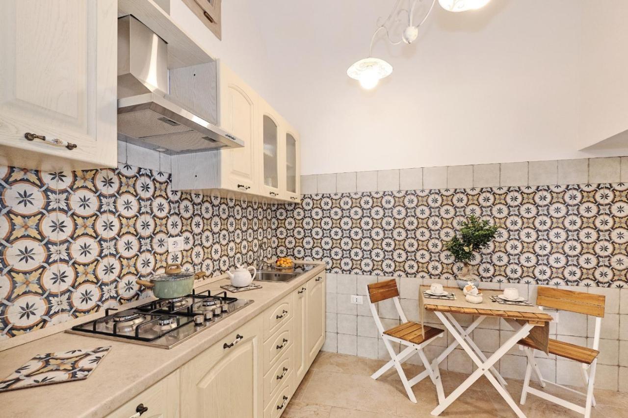Signuria Apartment กัลลีโปลี ภายนอก รูปภาพ